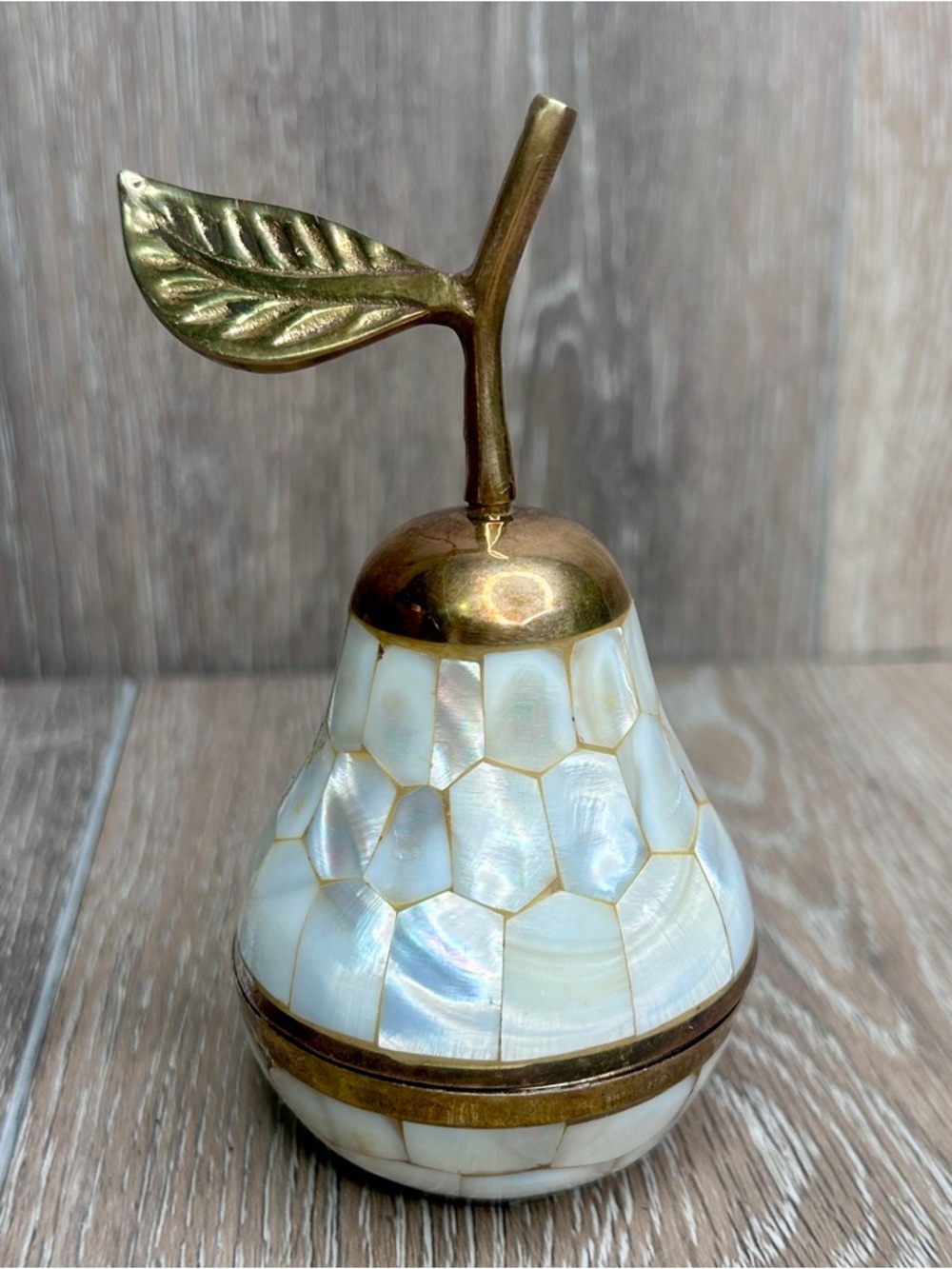 🍐✨ Vintage The Bombay Company Brass & Mother‑of‑Pearl Trinket Box / Paperweight